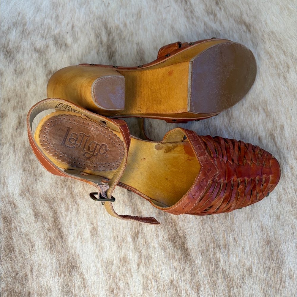 Latigo Women's Brown Leather Woven Sandals 9 - Picture 2 of 6